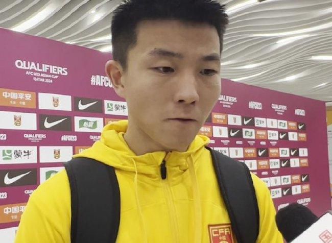 美女把尿口露出来